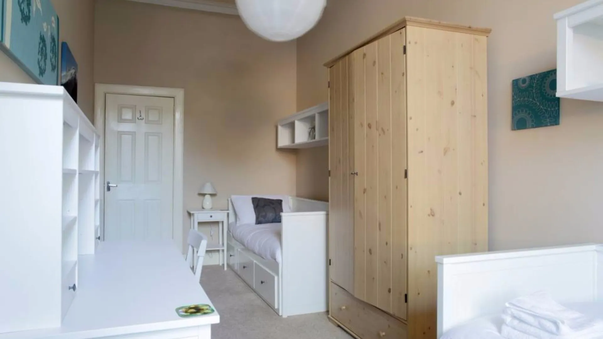 2 Bedroom Apartment With Free Parking Edinburgh