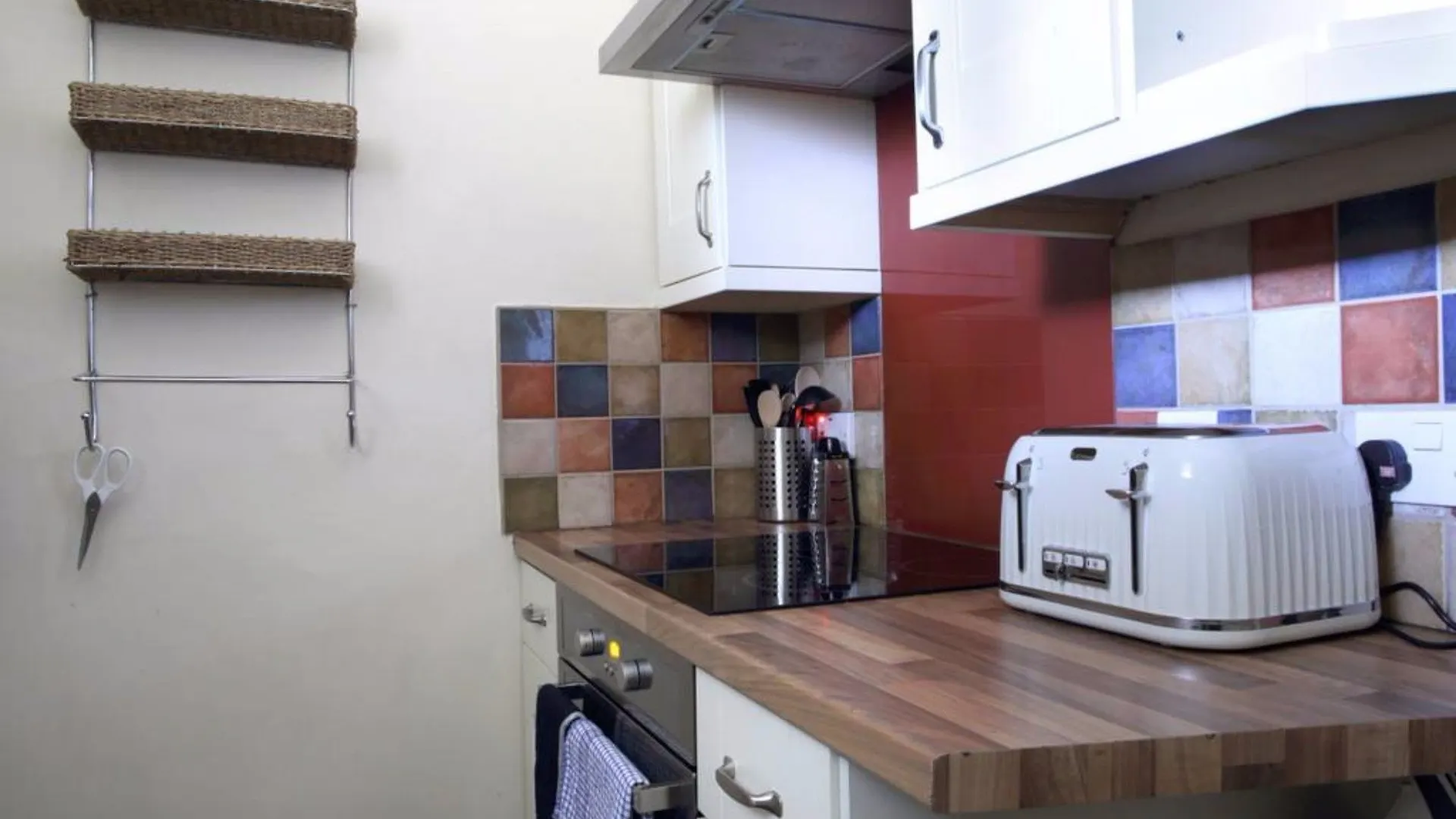 2 Bedroom Apartment With Free Parking Edinburgh 0*,  Egyesült Királyság